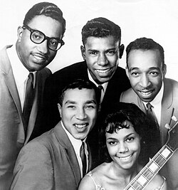 Robinson (front row, left) with the Miracles in 1962