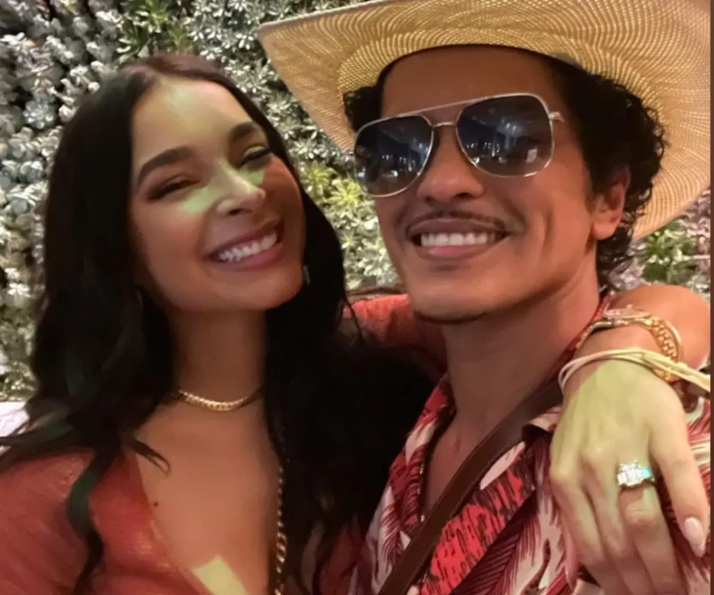 Bruno Mars Girl friend